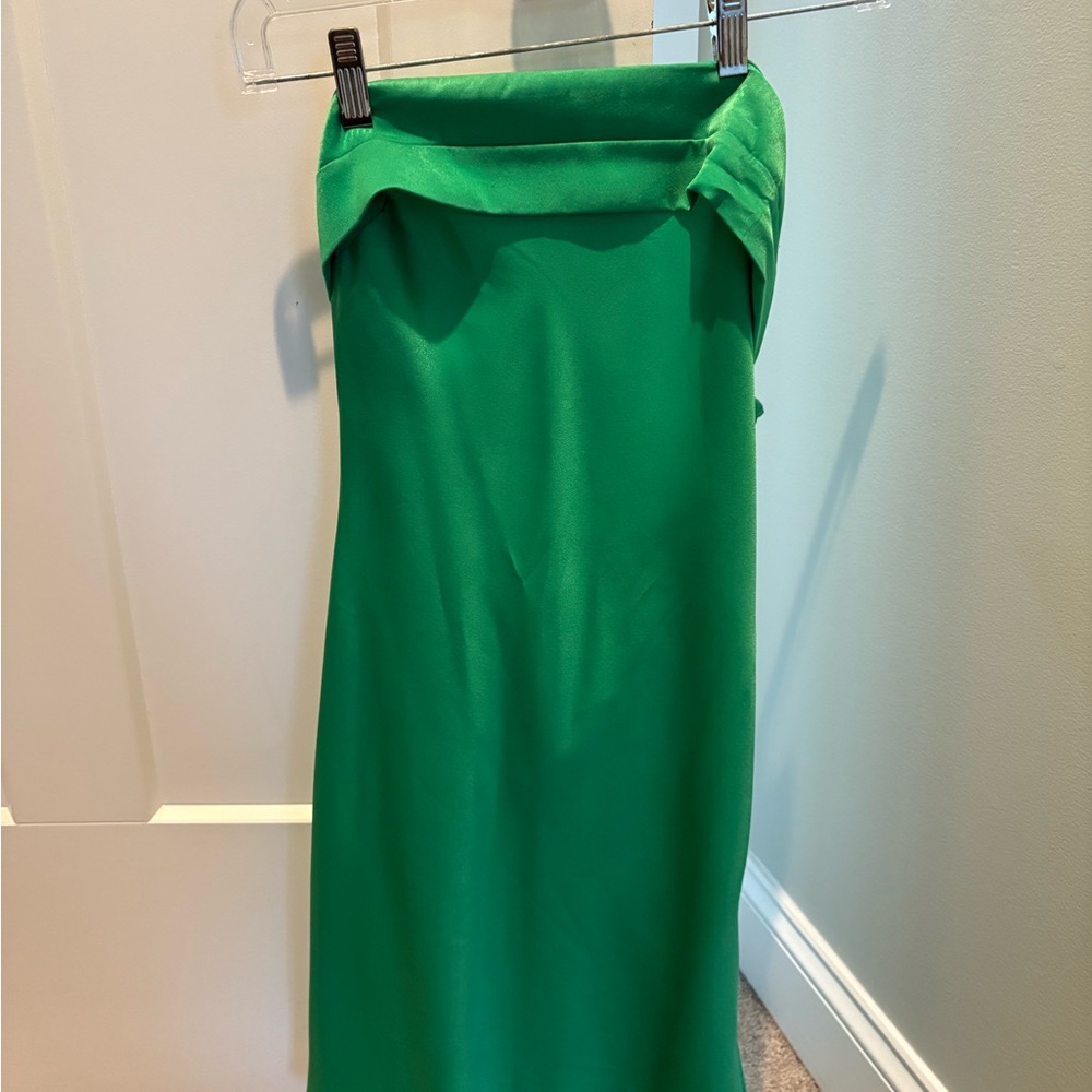 Strapless Green mini dress. bought on revolve, Xmas party. Great condition!